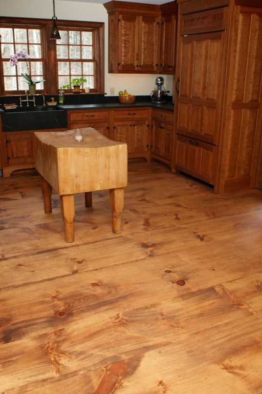 Figure 2: The homeowners chose wide plank pine flooring for their kitchen (Hull floor #418) for a period look and utilized an oil finish that would be easy to touch up and repair. 