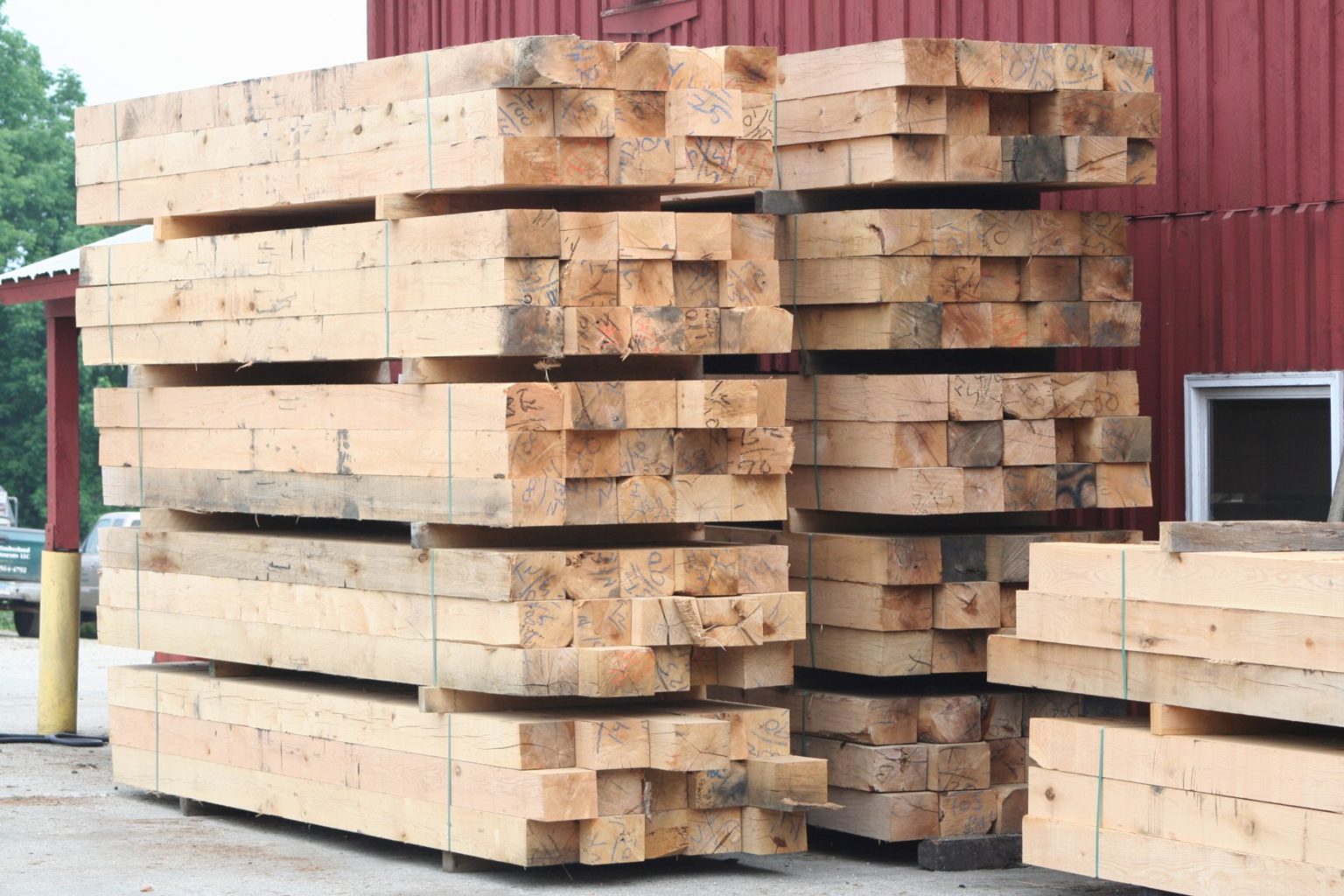 Custom Pallet Lumber & Pallet Cant Options Hull Forest Products